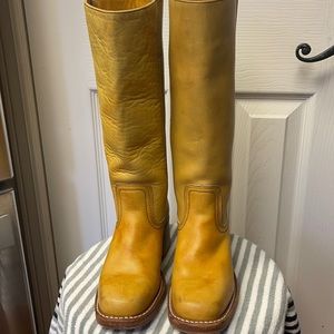 Frye Campus boots -classic buttery yellow/tan